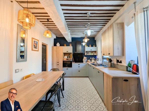 LEUCATE VILLAGE  - Maison de caractère avec terrasse suspendue