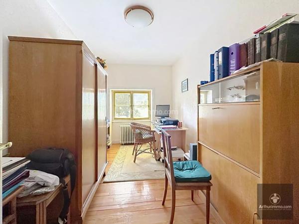 Vente                                                      Maison
                        
                     7 pièces                      290 m2                     à Renaison