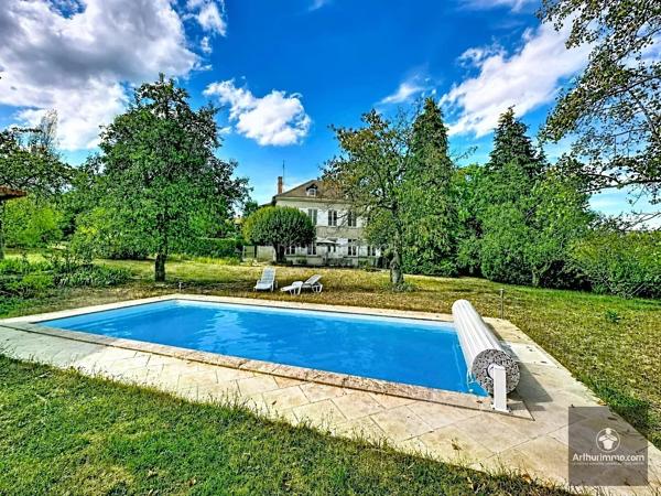 Vente                                                      Maison
                        
                     7 pièces                      290 m2                     à Renaison