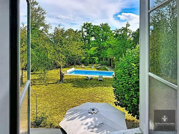 Vente                                                      Maison
                        
                     7 pièces                      290 m2                     à Renaison