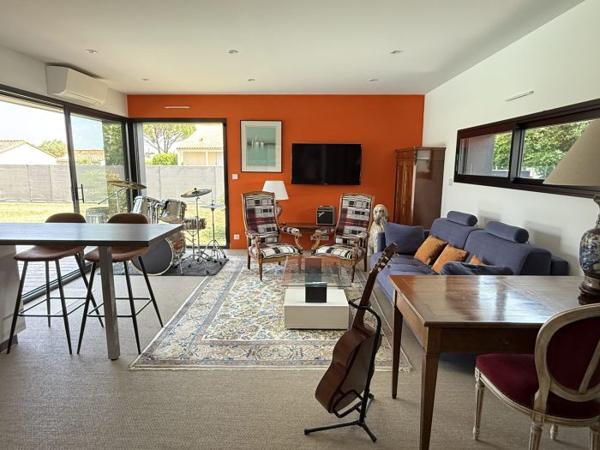 Maison plain-pied Cozes 200 m²