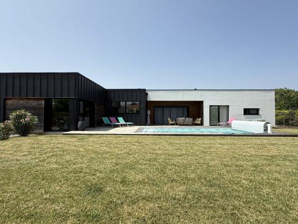 Maison plain-pied Cozes 200 m²
