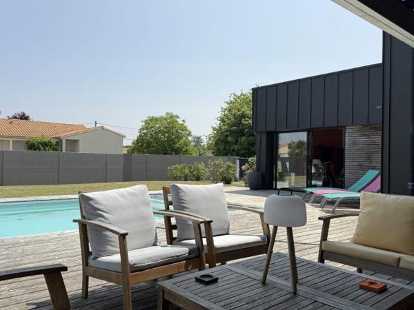 Maison plain-pied Cozes 200 m²