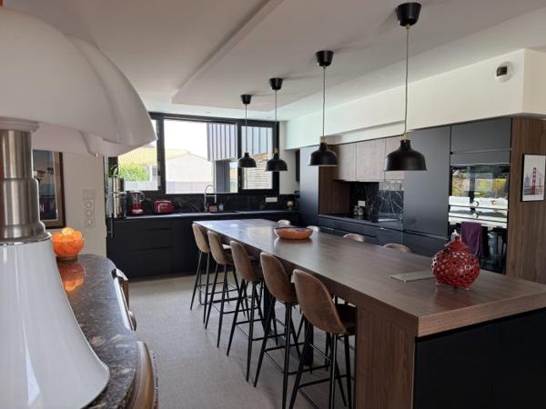 Maison plain-pied Cozes 200 m²