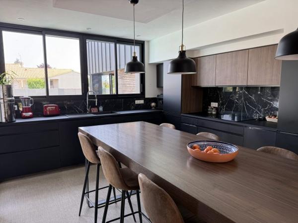 Maison plain-pied Cozes 200 m²