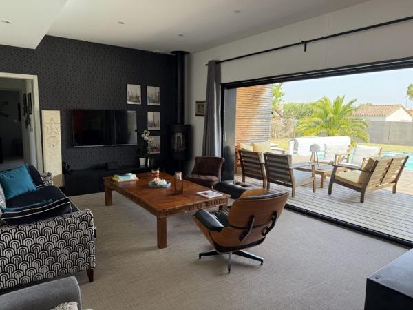 Maison plain-pied Cozes 200 m²