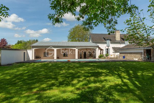 ✨ EXCLUSIVITE  AUX PORTES DE PAU ✨

Un lieu rare chargé d’histoire…

 Cet ancien moulin du XIXe siècle entièrement rénové développe environ 284 m² habitables au cœur d’un environnement privilégié de plus de 15 500 m² de parcelles.

Entre charme authentique et confort moderne, cette propriété unique séduira les amoureux de caractère et de nature.

Vous y découvrirez :
• une vaste habitation rénovée de 4 chambres
• une salle de bain et une salle d’eau
• deux WC
• une cuisine chaleureuse
. un vaste séjour de 78 m2 avec une superbe cheminée 
• trois  dressing
.une mezzanine de 18 m2 pouvant être aménagée comme une 5 -ème chambre 
• une belle buanderie avec coin cuisine aménagée 
• un grenier
• une cave voûtée en sous-sol, ancien passage d’eau à température constante de 17°

À l’extérieur :
• une superbe terrasse couverte d’environ 40 m²
• une grande piscine 
• une dépendance 
• un grand garage double chauffé et climatisé

Un bien d’exception mêlant cachet, volumes et sérénité, à seulement quelques minutes de Pau.

IDEAL POUR CHEVAUX 

📩 Plus d’informations et vidéo pour  dossier sérieux