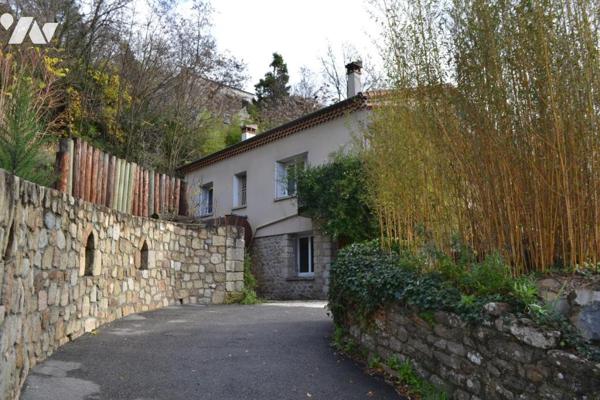 MAISON INDIVIDUELLE AVEC TERRAIN ATTENANT DE 1191 m²