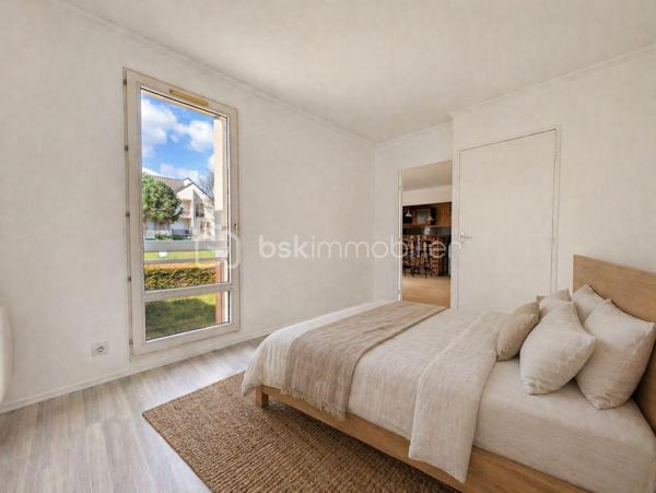 Grand T2 lumineux de 50,54 m² entièrement refait à neuf, avec balcon, parking couvert et ascenseur dans une résidence calme.

Belle pièce de vie lumineuse avec cuisine ouverte et espace convivial. Appartement flambant neuf offrant un cadre de vie moderne et confortable. Chambre agréable avec vue dégagée sur les espaces verts.

Très faibles charges de copropriété. Commerces, écoles et transports accessibles à pied. Balcon agréable et environnement résidentiel recherché.

Idéal pour un premier achat ou un investissement.

Contactez-moi rapidement pour organiser une visite.