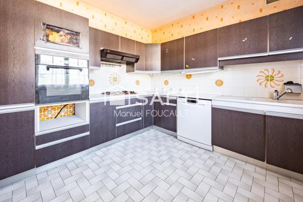 DIJON Sainte Anne - Maison 5 pièces de 115 m2 sur deux niveaux - Dépendances et jardin