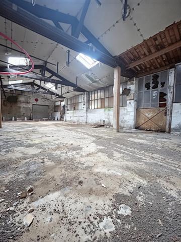 Idéal pour investisseur ou entrepreneur - Bien rare à rénover de 250m² - L'ISLE D'ESPAGNAC (16)