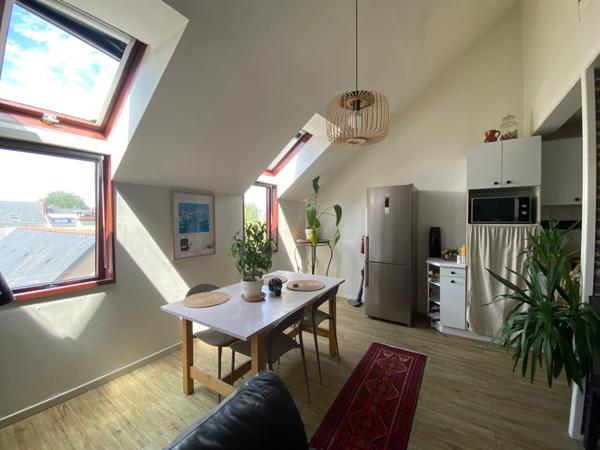 Idéal investissement Centre ANGERS (49) Duplex 2 pièces avec mezzanine, Place parking sécurisée. Ascenseur