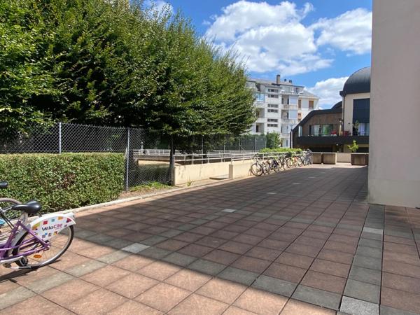 Idéal investissement Centre ANGERS (49) Duplex 2 pièces avec mezzanine, Place parking sécurisée. Ascenseur