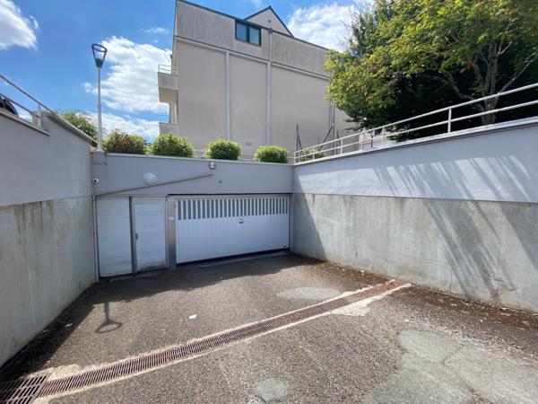 Idéal investissement Centre ANGERS (49) Duplex 2 pièces avec mezzanine, Place parking sécurisée. Ascenseur