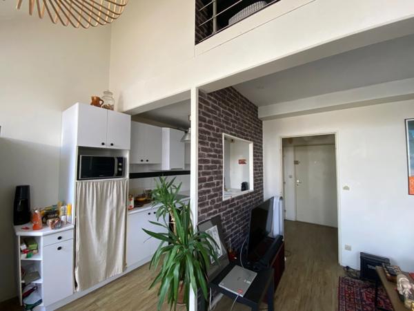 Idéal investissement Centre ANGERS (49) Duplex 2 pièces avec mezzanine, Place parking sécurisée. Ascenseur