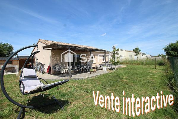 EN VENTE INTERACTIVE : Villa récente de plain-pied avec espace bien-être et vue campagne