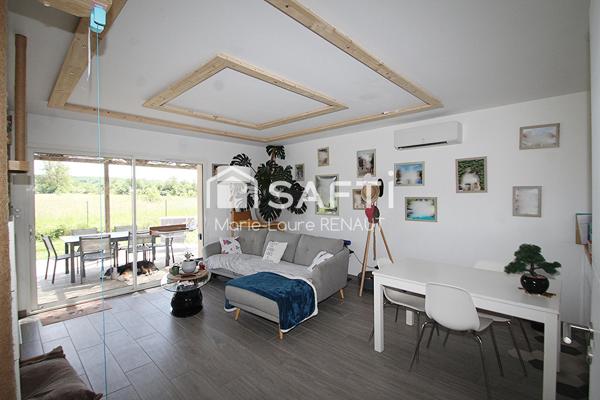 EN VENTE INTERACTIVE : Villa récente de plain-pied avec espace bien-être et vue campagne