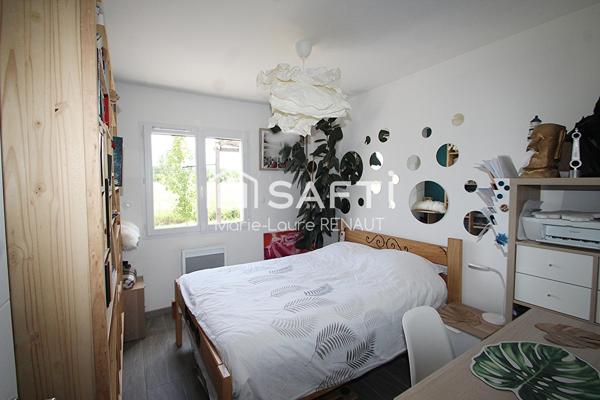 EN VENTE INTERACTIVE : Villa récente de plain-pied avec espace bien-être et vue campagne