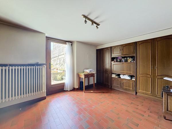 Maison
         6 pièces
        - 155 m² Exclusivité 440 000 € *