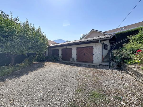 Maison
         6 pièces
        - 155 m² Exclusivité 440 000 € *