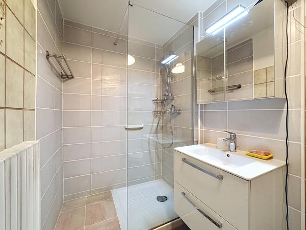 Maison
         6 pièces
        - 155 m² Exclusivité 440 000 € *