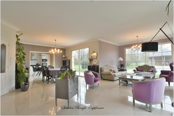 Maison à vendre 9 pièces avec 5 chambres à LAVAL (53)