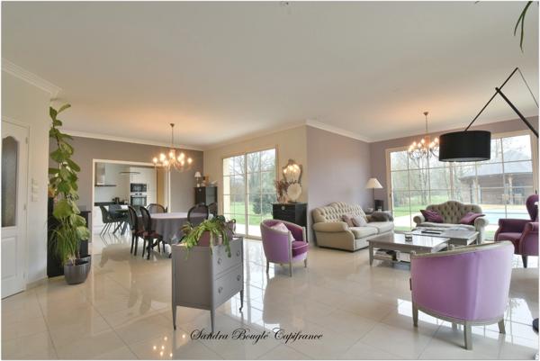 Maison à vendre 9 pièces avec 5 chambres à LAVAL (53)