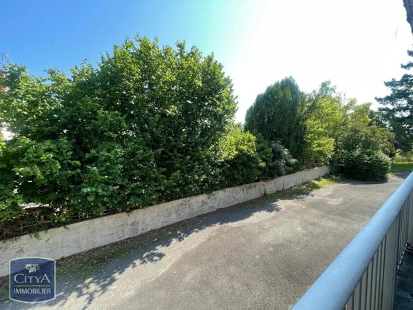 Appartement à louer 1 pièce 27.28m² Mâcon (71000)