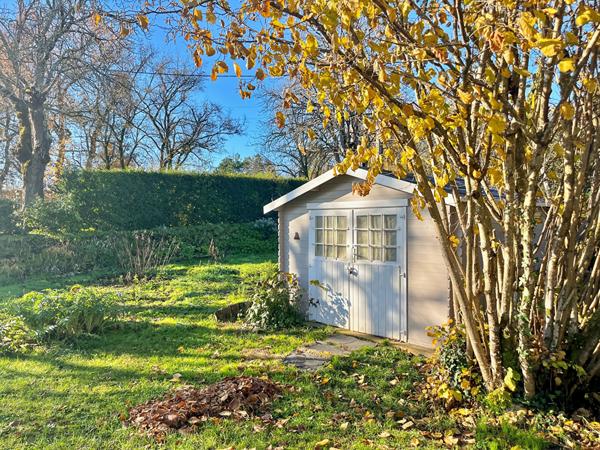 A VENDRE - Superbe maison en pierre avec dépendance et piscine
