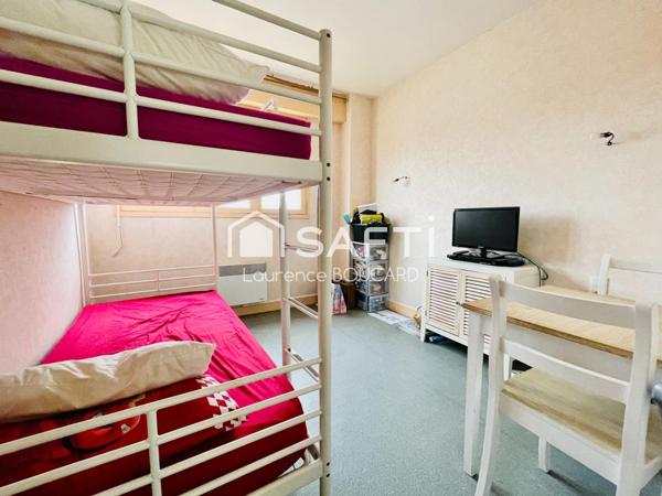 T3 au dernier étage (sans ascenseur) – Quartier Arago !