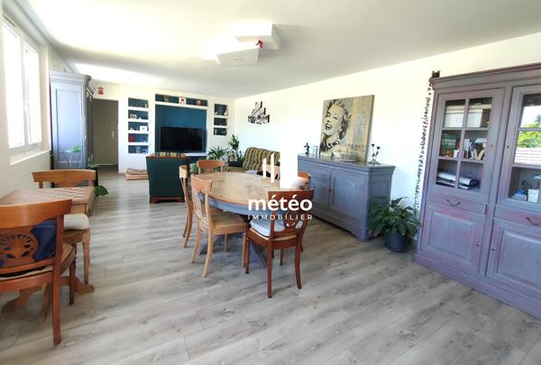 Charmant ensemble de deux maisons entièrement rénovées de 124 m² au coeur du village de Sainte Hermine