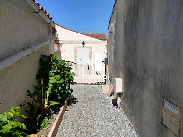 Charmant ensemble de deux maisons entièrement rénovées de 124 m² au coeur du village de Sainte Hermine