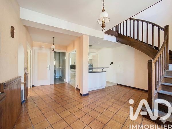 Maison à vendre 4 pièces 148 m² Saint-Genis-Laval
