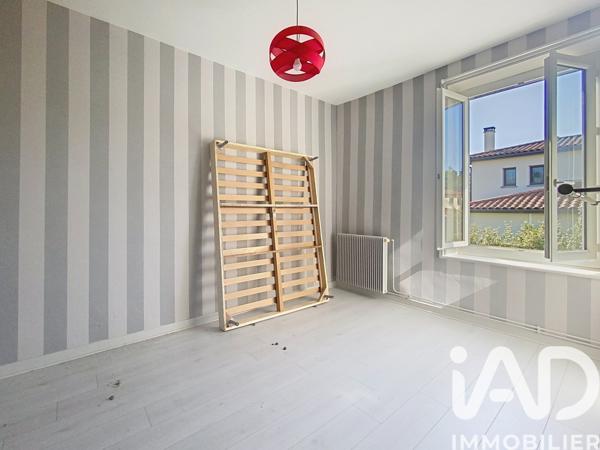 Maison à vendre 4 pièces 148 m² Saint-Genis-Laval