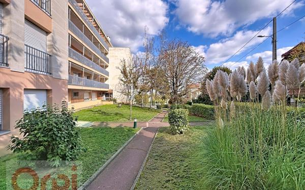 Appartement à vendre    4 pièces • 101 m2 Châtillon