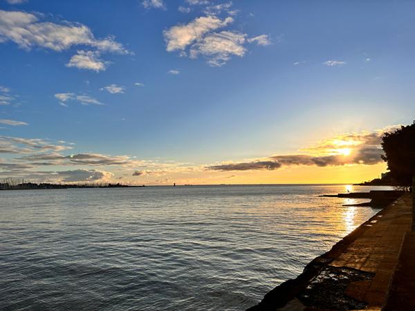 Appartement T2 meublé en plein coeur du centre-ville de La Rochelle 154 000 € **  - Référence  FB692