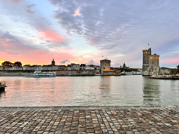 Appartement T2 meublé en plein coeur du centre-ville de La Rochelle 154 000 € **  - Référence  FB692