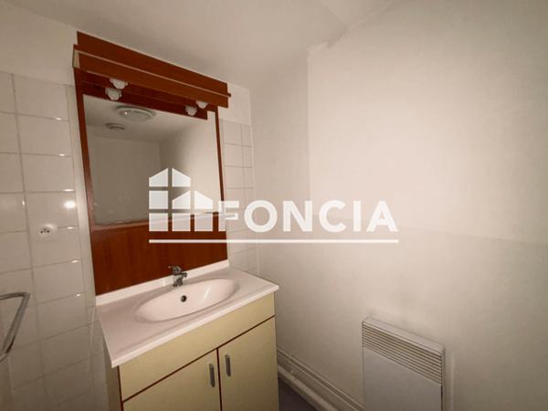 Location Studio meublé 19.54 m² - 20 RUE DE LA CHOCOLATERIE Blois 41000