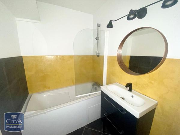 Appartement à louer 2 pièces 44.66m² Riom (63200)