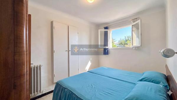 Vente                                                      Villa
                        
                     6 pièces                      126 m2                     à Saint-Aygulf