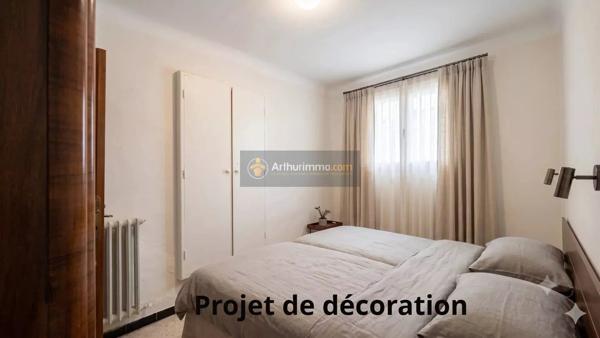 Vente                                                      Villa
                        
                     6 pièces                      126 m2                     à Saint-Aygulf
