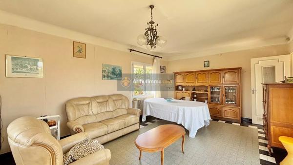 Vente                                                      Villa
                        
                     6 pièces                      126 m2                     à Saint-Aygulf