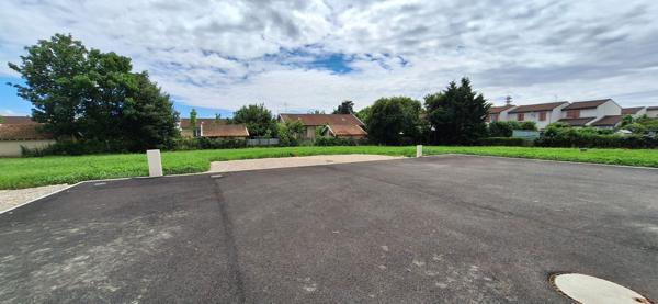 Centre ville de Bourg En Bresse , beau terrain à bâtir de  673m2 viabilisé.