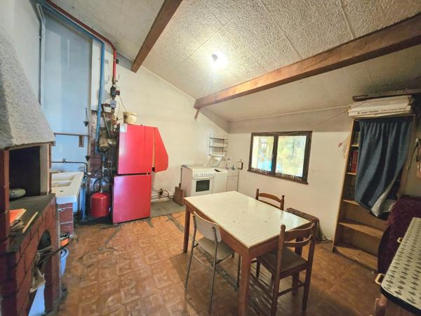 MAISON DE VILLAGE AVEC UN DOUBLE GARAGE