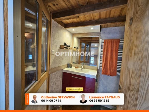 Maison de bourg -3 pièces - 2 chambres- garage- cuvage- LES MARTRES DE VEYRE (63730)