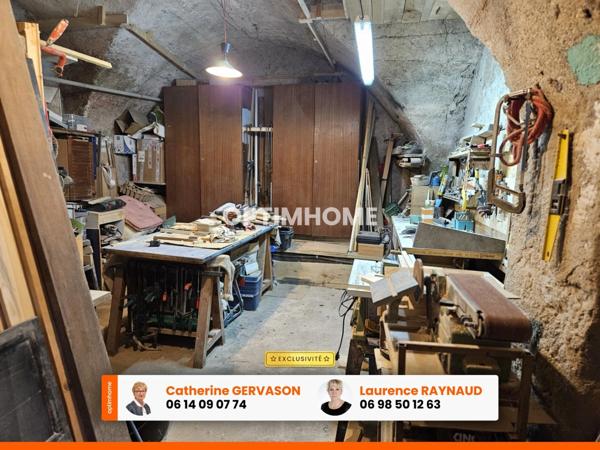 Maison de bourg -3 pièces - 2 chambres- garage- cuvage- LES MARTRES DE VEYRE (63730)