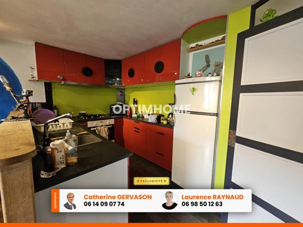 Maison de bourg -3 pièces - 2 chambres- garage- cuvage- LES MARTRES DE VEYRE (63730)