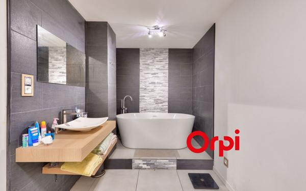 Maison à vendre    6 pièces • 120 m2 Feyzin