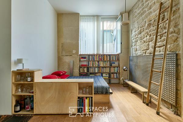 Boutique avec vitrine sur rue à la lisière du Marais