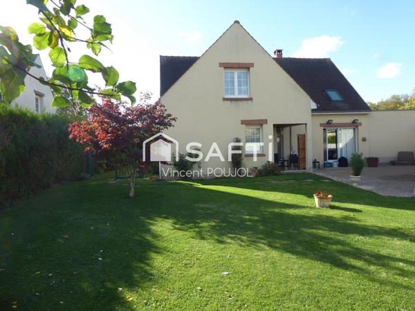 Maison contemporaine proche centre ville avec garage et parking privatif